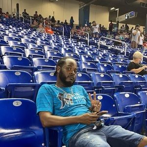 Meet your Posher, Dickinson